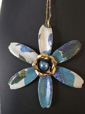 Floral Pendant Long Necklace in Blue and Green